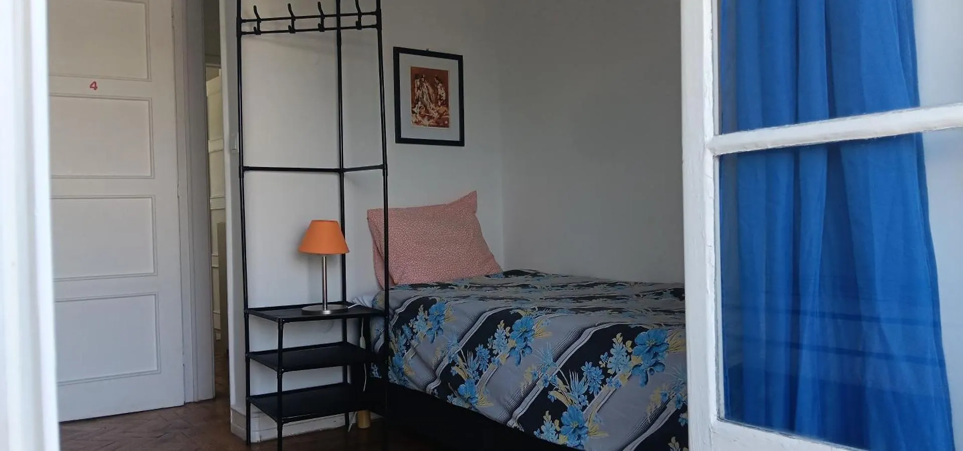 Room 4 You Lisboa 0*,